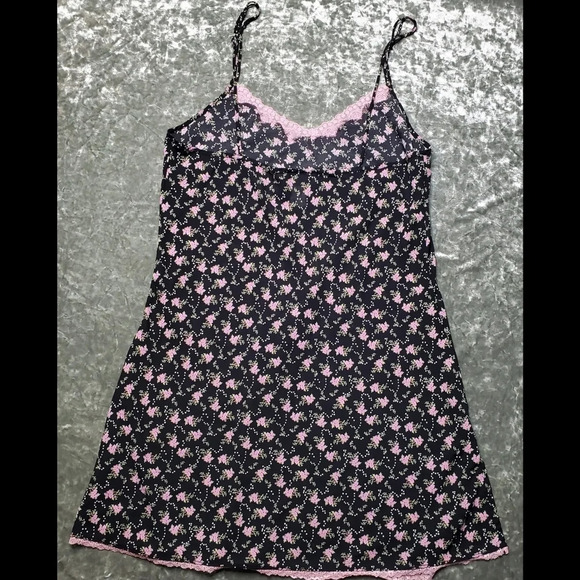 Lai Design Floral Slip - Picture 7 of 7